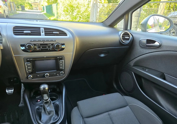 Seat Leon cena 36900 przebieg: 190000, rok produkcji 2010 z Woźniki małe 631